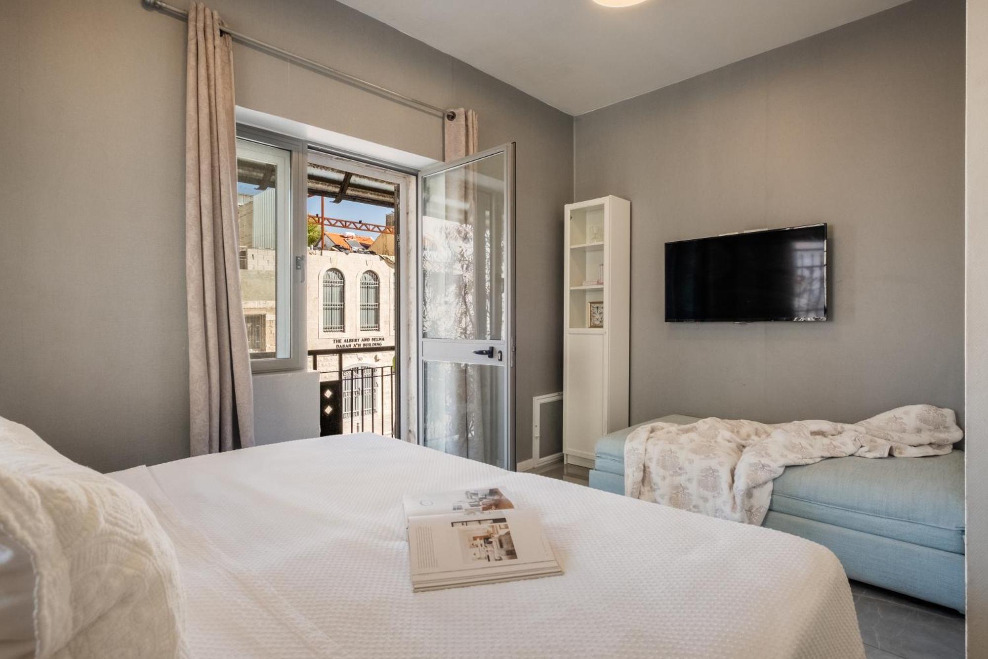 Dinning Room, Bedroom And Balcony Jerusalém Exterior foto