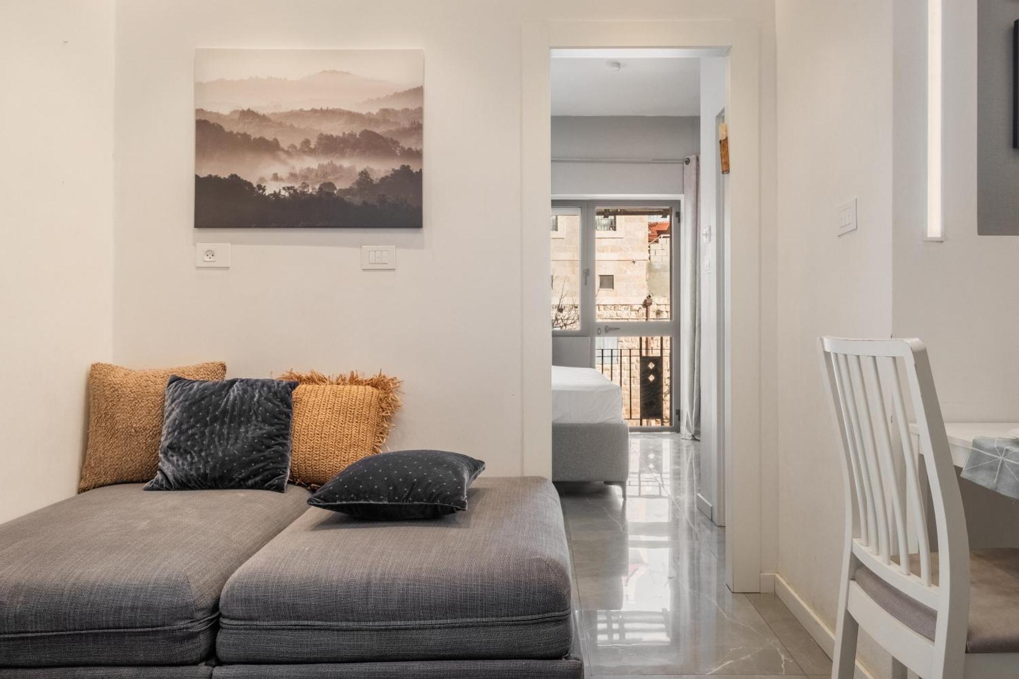 Dinning Room, Bedroom And Balcony Jerusalém Exterior foto