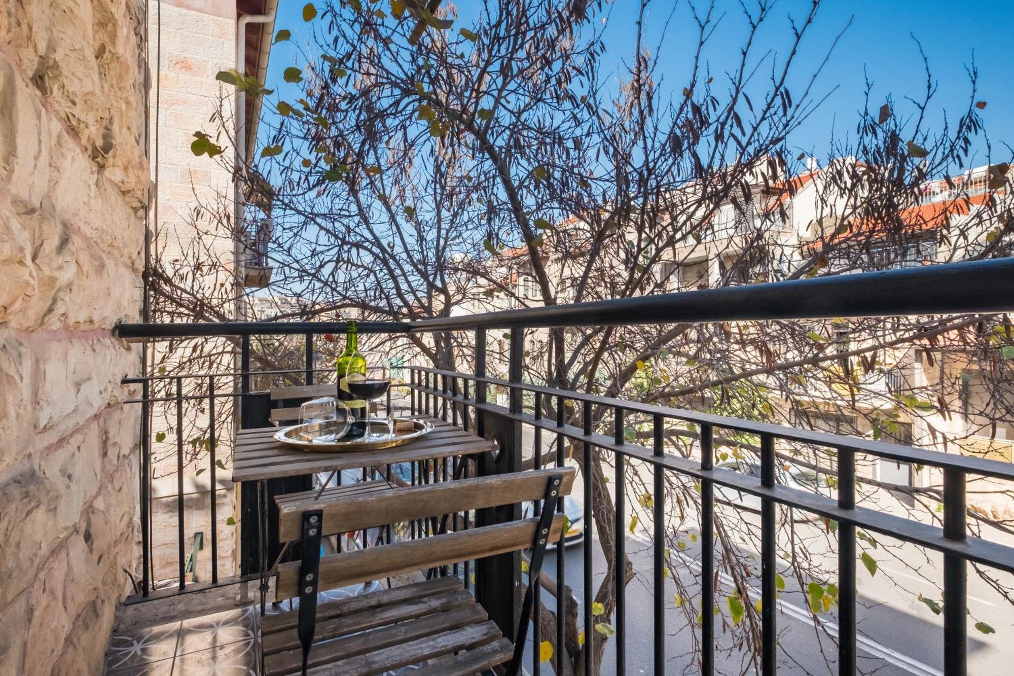 Dinning Room, Bedroom And Balcony Jerusalém Exterior foto